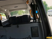 假出租车系列路边搭讪乌克兰极品女神西比尔牛仔连衣裙清纯美丽开到野外激情车震