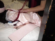 【完全素人】19岁紧缚吊带、插入肛门旋翼后插入 上篇