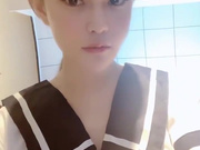 妖圈大佬TS秦梦 长袜JK装人妖教你如何舔男人的鸡巴，会吃的妖妖 灵动的小舌 含的真舒服！