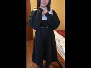 身材娇小艺校甜美漂亮小女友打炮自拍面对镜头脱衣服时好羞涩舔上J8后立马变淫荡内射中出精液接手上喂给她吃