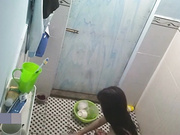 精品推薦 出租房爬窗拍攝到的苗條身材妹子脫光換衣 還把碗給洗了 720P高清原版