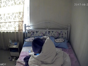 【精品推薦】未流出過的小旅館高清偷拍-年輕小情侶待在房裏無聊 玩了會手機就操逼 原版高清