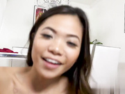 PropertySex——娇小的亚洲房地产经纪人大放异彩