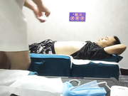 城中村女探花玩弄大屌玩得一会就射