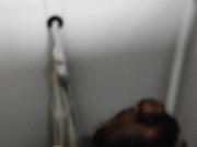 偷拍高校舞蹈生 脱光衣服上厕所 粉嫩的奶头