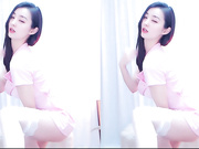 虎牙高颜值女主播定制私拍搔首弄姿三点全露